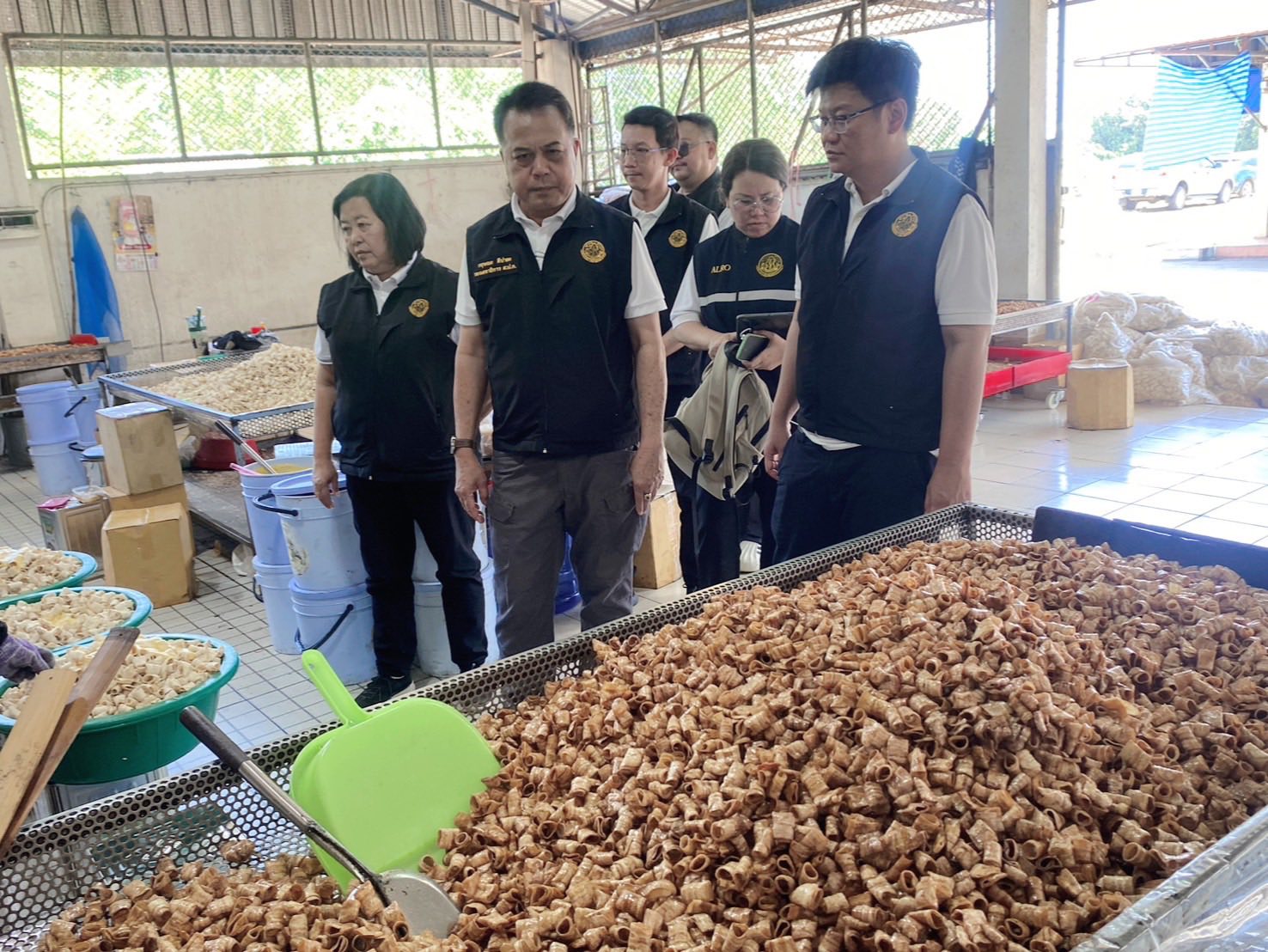 title - ส.ป.ก. ร่วมติดตามรัฐมนตรีช่วยว่าการกระทรวงเกษตรและสหกรณ์ (นางสาวปิยะรัฐชย์ ติยะไพรัช) ลงพื้นที่การตรวจราชการ ณ สหกรณ์แปรรูปกล้วยแปรรูป และตรวจเยี่ยมกลุ่มวิสาหกิจชุมชนข้าวชุมชนบ้านมนต์คีรี จังหวัดสุโขทัย